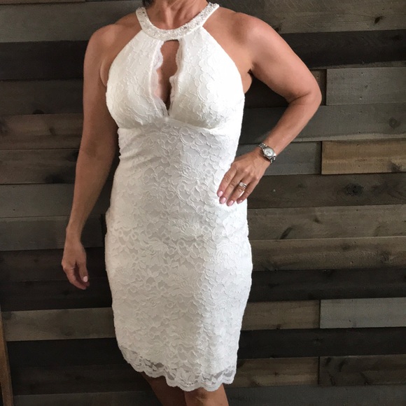 Off-white Lace Dress - Picture 2 of 5